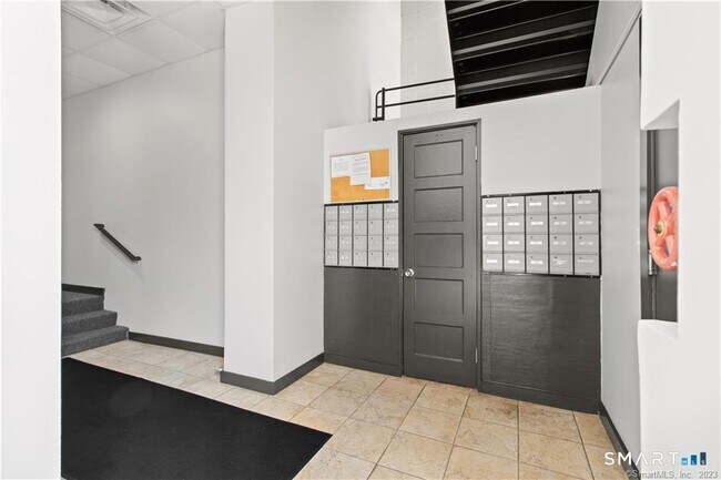 Building Photo - 881 Lafayette Blvd