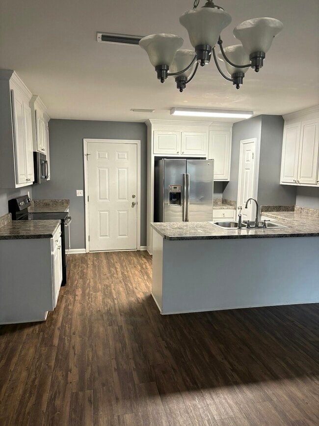 Building Photo - 2324 Middleton Rd