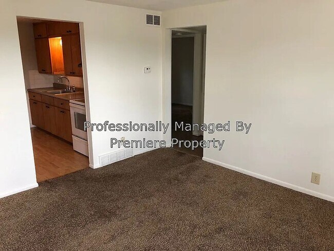 Building Photo - 2 Bed 1 Bath