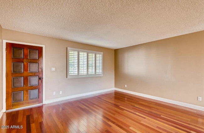 Building Photo - 3932 N Granite Reef Rd
