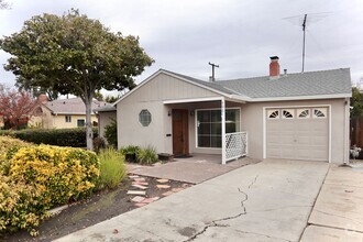 Building Photo - Stunning home in Palo Alto - close to Stan...