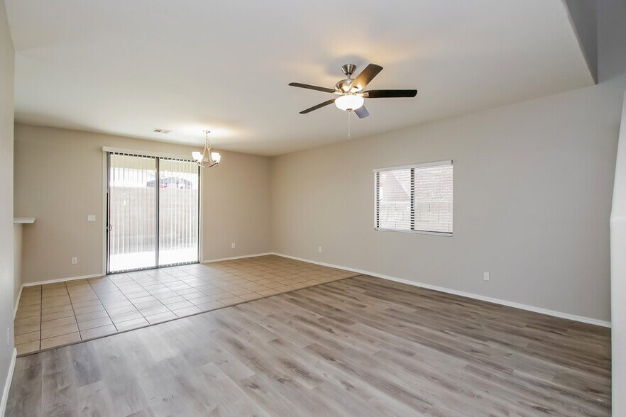 Building Photo - 815 W St Charles Ave