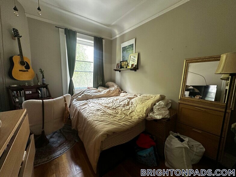 Building Photo - 511 Beacon St