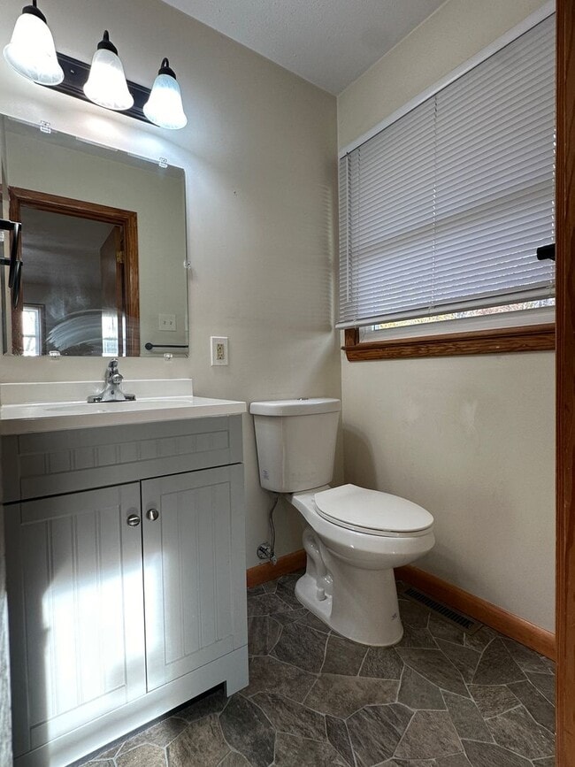 Building Photo - 1308 Minebank Rd