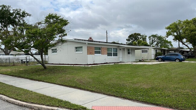 Building Photo - 6244 Lynette St