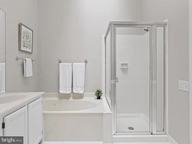 Building Photo - 43485 Plantation Terrace