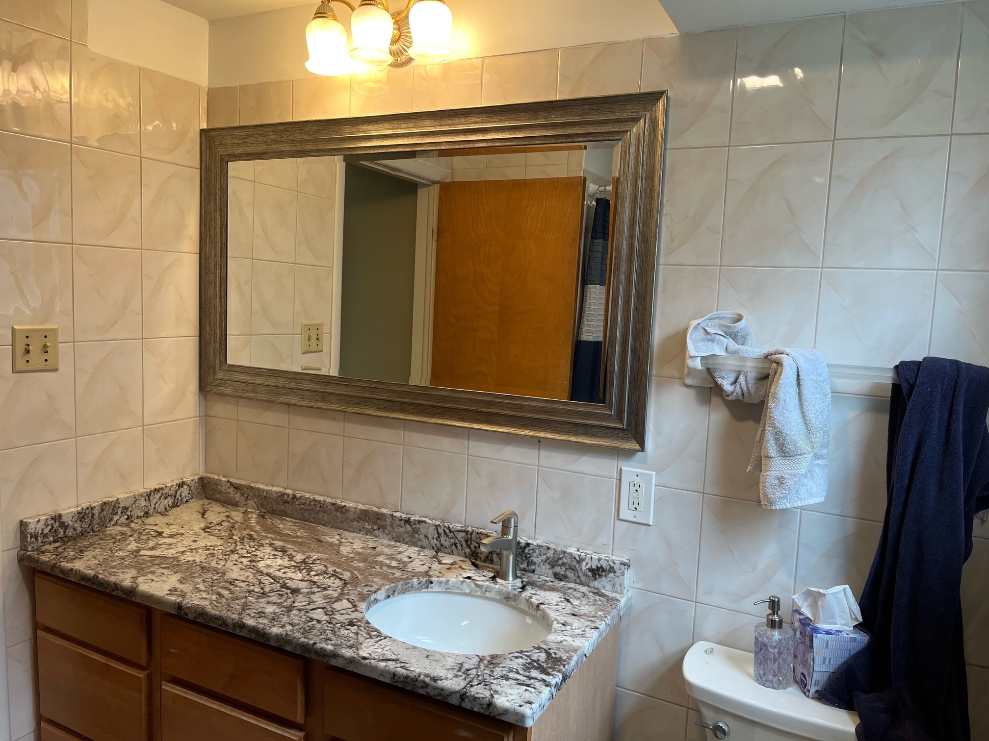 Building Photo - 301 Roosevelt Ave