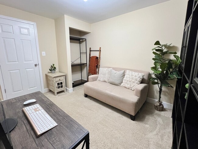 Building Photo - Come Home To This Updated And Convenient 3 Bed 3.5 Bath Townhome In Derwood! Now Available!