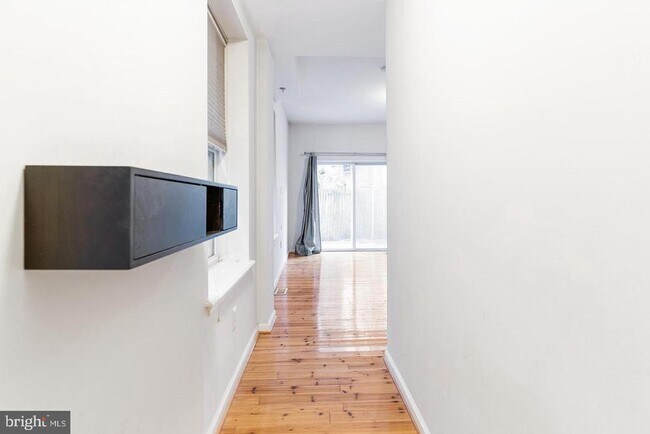 Building Photo - 1523 Green St