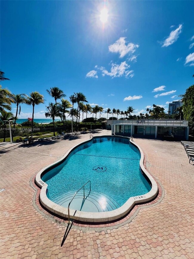 Building Photo - 2655 Collins Ave