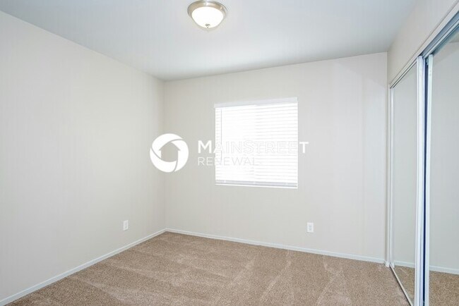 Building Photo - 3 Bedroom Pet-Friendly Home in North Las V...