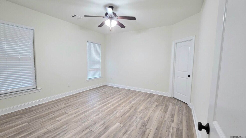 Building Photo - 1346 Hickory Creek Dr