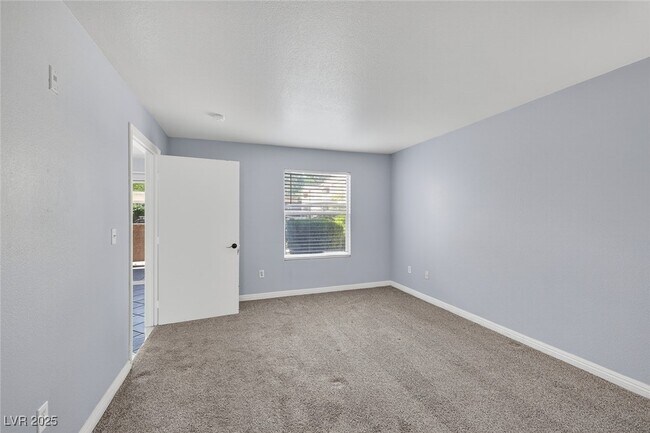 Building Photo - 1150 N Buffalo Dr