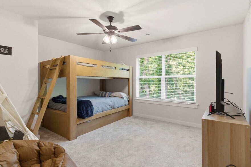 Building Photo - 3 Drem Cir