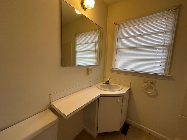 Building Photo - 3 Bed/2 Bath in Seneca, SC