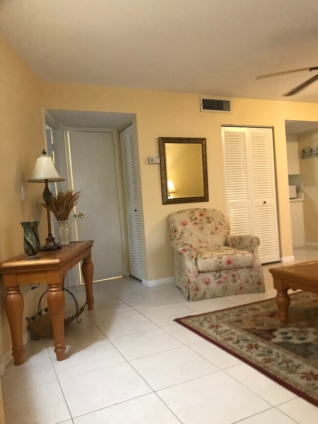 Building Photo - 2108 SE Edler Dr