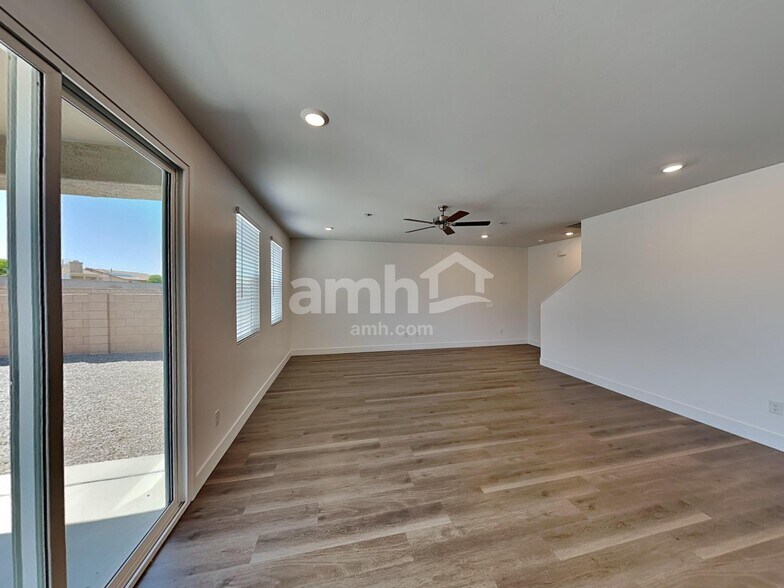 Building Photo - 9588 Harkes Dr
