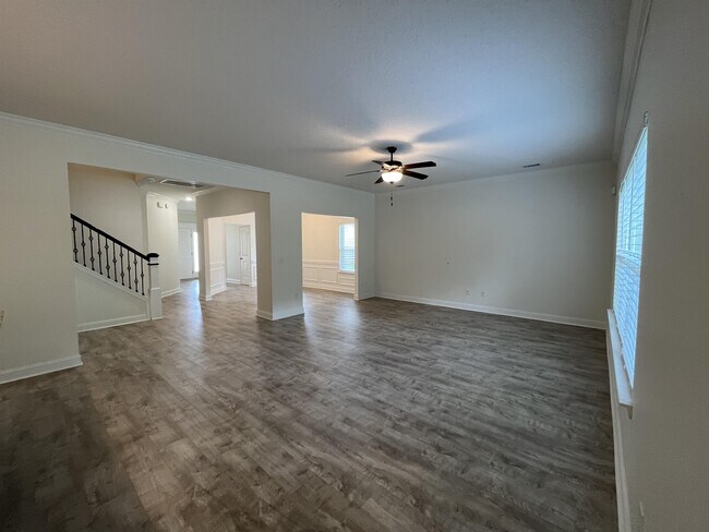Building Photo - 679 Fairview Cir