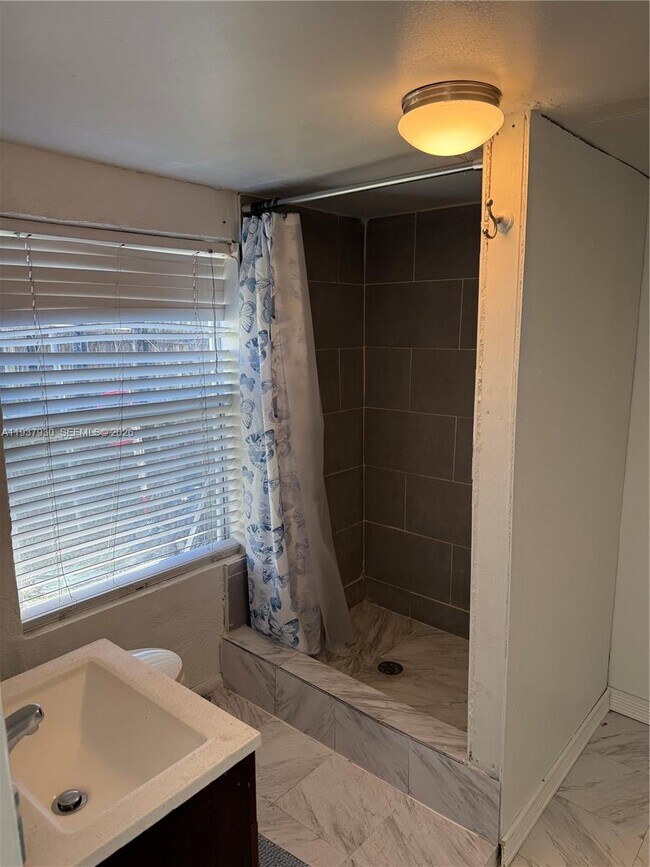 Building Photo - 6390 Rodman St