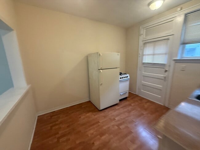 Building Photo - 2146 Gunderson Ave
