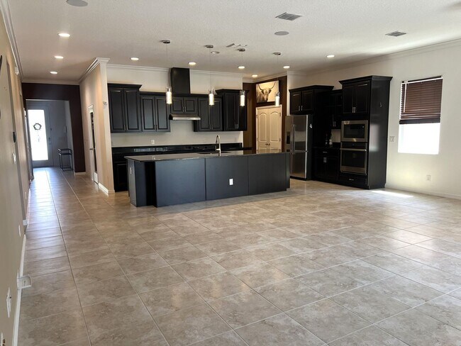 Building Photo - Spacious 3-Bed/2-Bath Rental in Sola Vista – Modern Comfort Meets Florida Living!