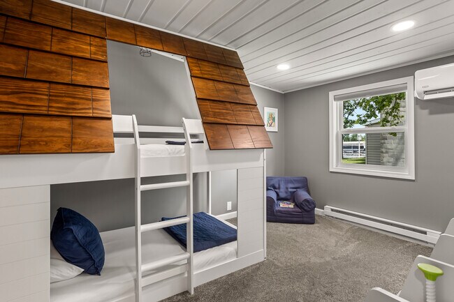 Bunk Bedroom - 27166 Little Floyd Lake Rd