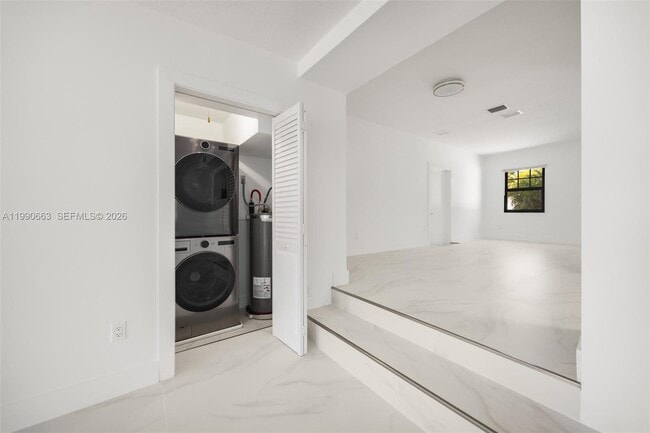 Building Photo - 3640 SW 13th St