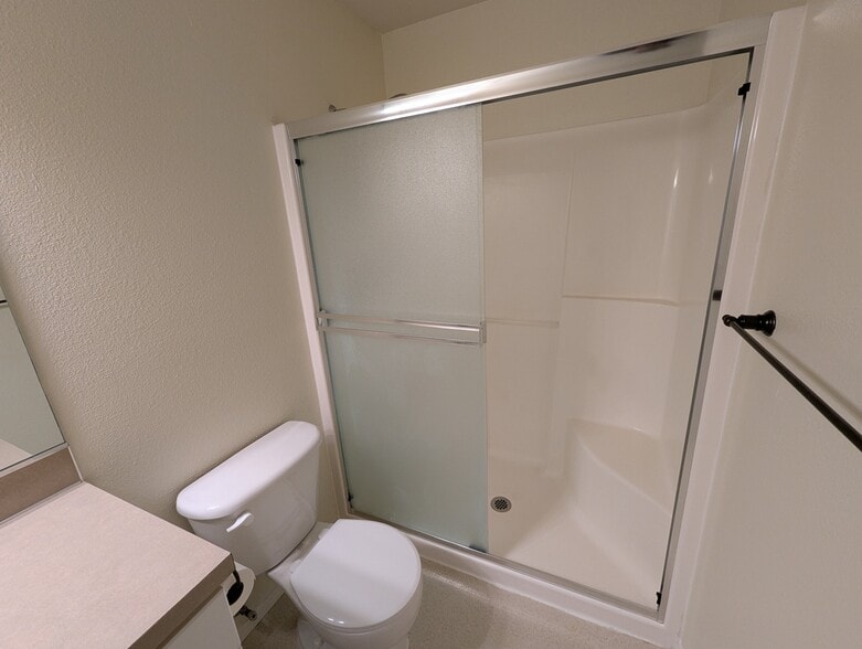 Building Photo - 3144 SE Sternwheeler Dr