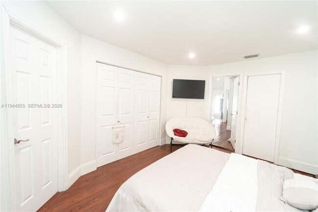 Building Photo - 9939 NW 47th Terrace