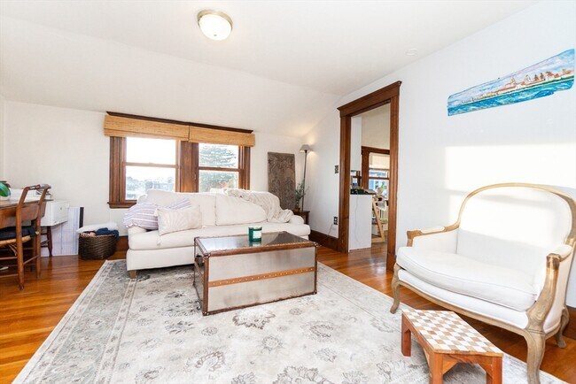 Building Photo - 322 Humphrey St