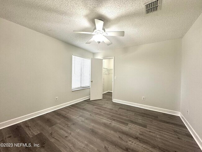 Building Photo - 103 Quail Cove