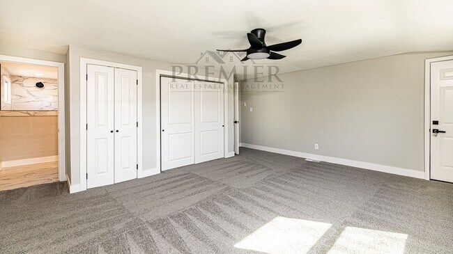 Building Photo - 7509 Lamar Ave