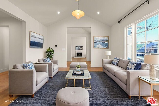 Building Photo - 17620 Camino De Yatasto