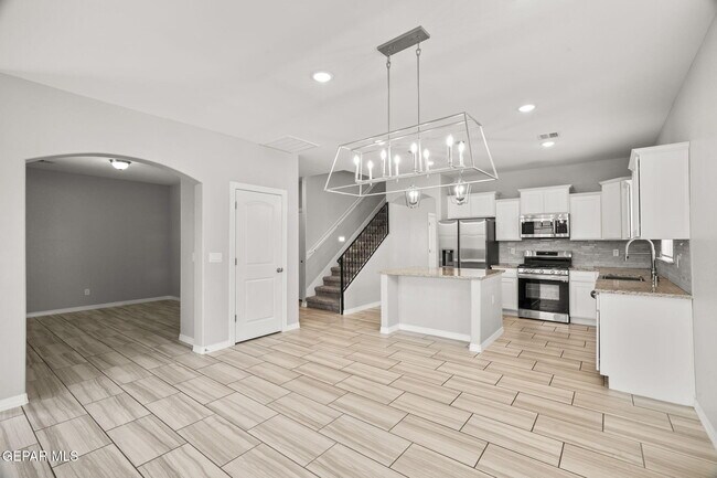 Building Photo - 14760 Sam Garcia Ave