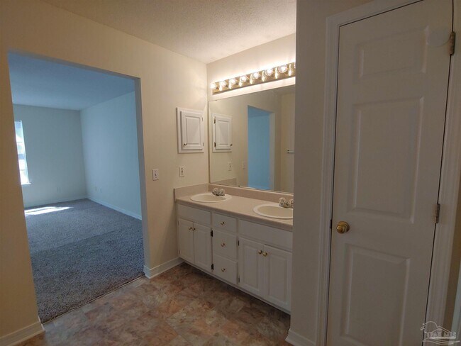 Building Photo - 4021 Embers Landing