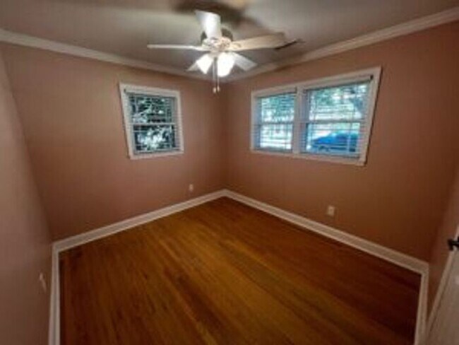 Building Photo - 1343 Hermitage Ave