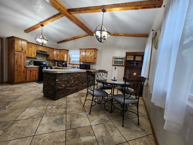 Building Photo - 624 CR 408