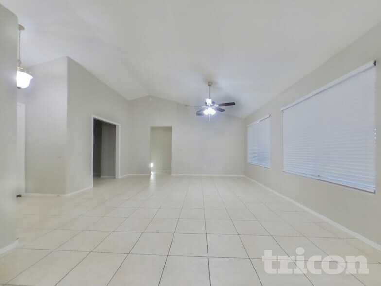 Building Photo - 7455 E McLellan Rd