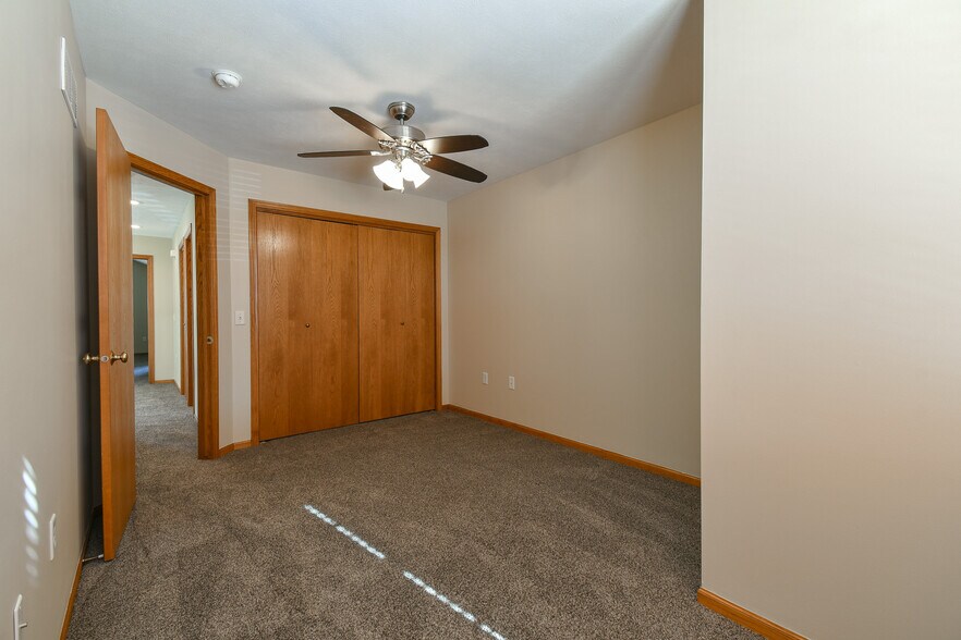 Building Photo - 9412 Forest Glen Dr