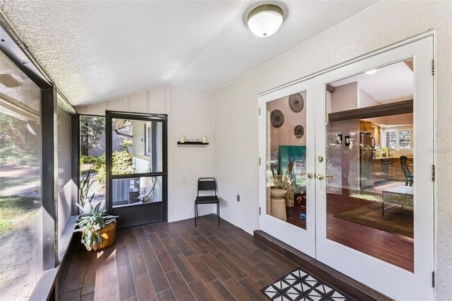 Building Photo - 116 Willow Ave