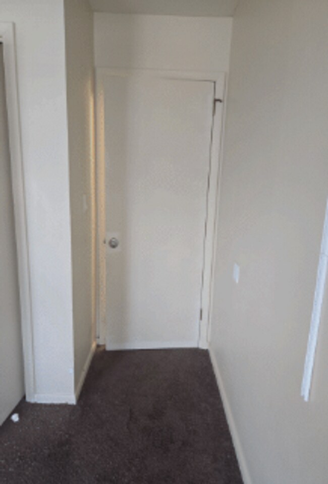 Building Photo - 442 S 18th St