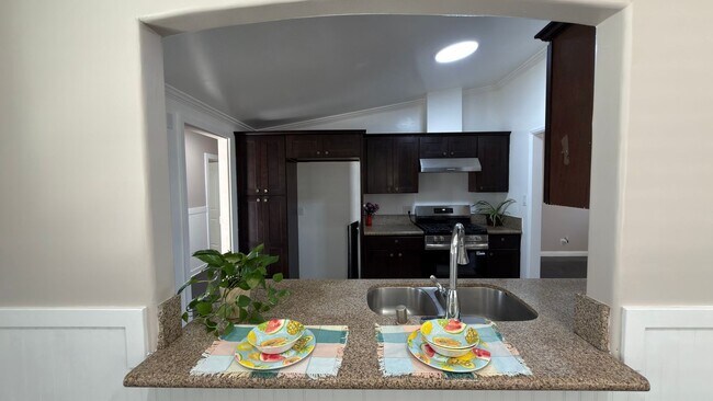 Building Photo - **BEAUTIFUL FOUR BED TWO BATH HOME IN DUARTE **
