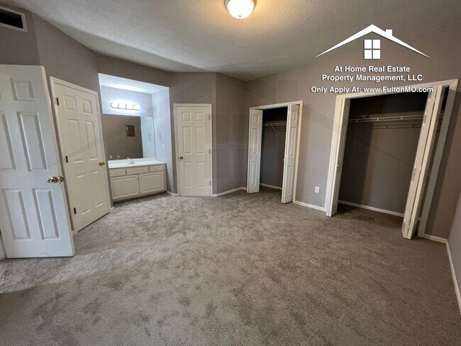 Building Photo - 1012 Boulder Ct