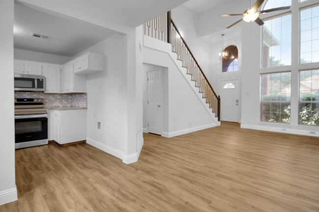 Building Photo - 1406 Westbriar Dr