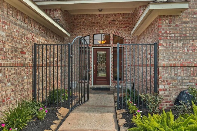 Building Photo - 3115 Evergreen Oak Dr