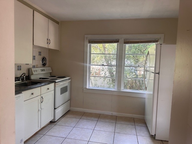 Kitchen - 516 E Esther St