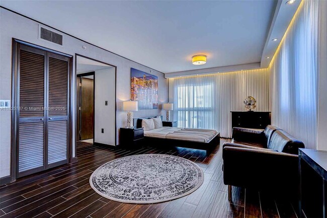 Building Photo - Sunset Harbour Drive, Miami Beach, FL 33139 - 2 BR 2 BA condo