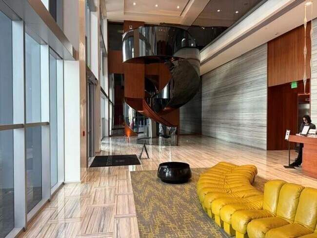 Building Photo - 1300 Brickell Bay Dr
