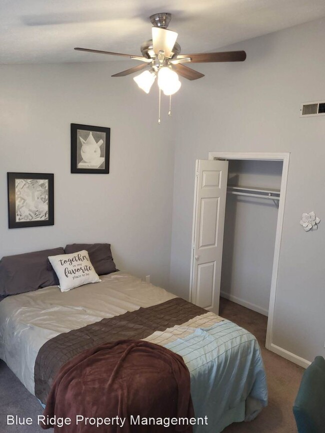 Building Photo - 2 br, 1.5 bath House - 104 Autumn Creek Lane