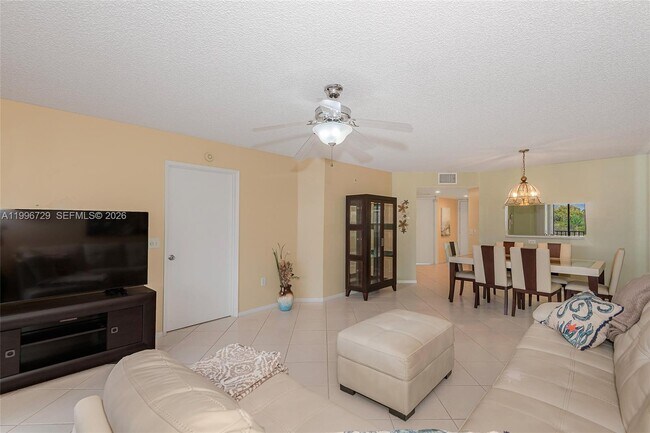 Building Photo - 950 SW 138th Ave